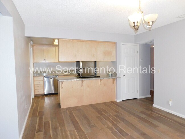 Building Photo - Updated 2bd/1ba Foothill Farms Duplex with 1 Car Garage