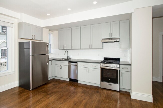 Interior Photo - 2363 Van Ness