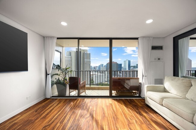 Building Photo - Luxury Waikiki Living with Panoramic Ocean & Sunset Views