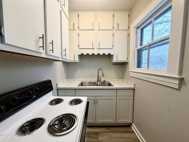 Building Photo - 4733 S 3rd St