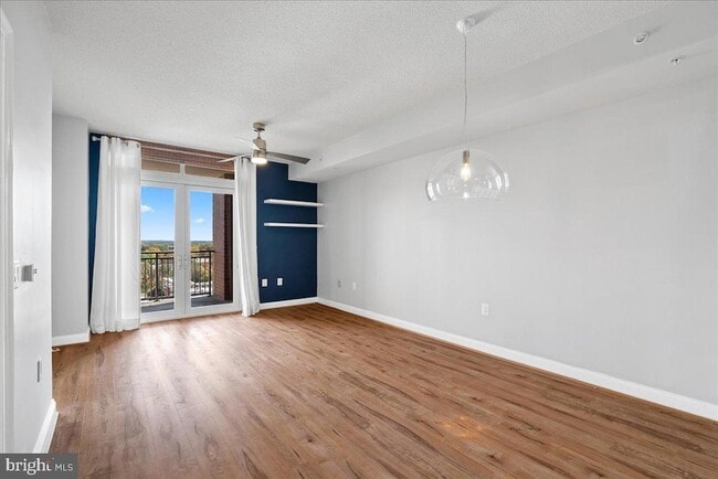 Building Photo - 11760 Sunrise Valley Dr