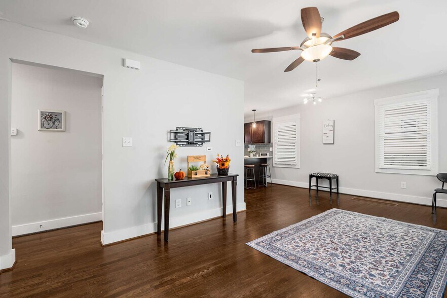 Building Photo - 2046 Settle Cir SE