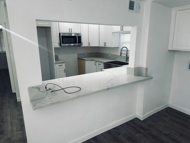 Building Photo - 4422 W 164th St