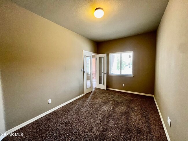 Building Photo - 3133 Clearbrook