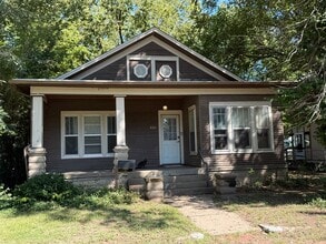 Building Photo - 826 Colorado St