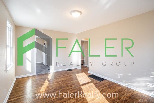 Building Photo - Adorable 2-Bedroom Bungalow