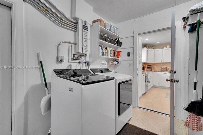 Building Photo - 521 NW 93rd Terrace