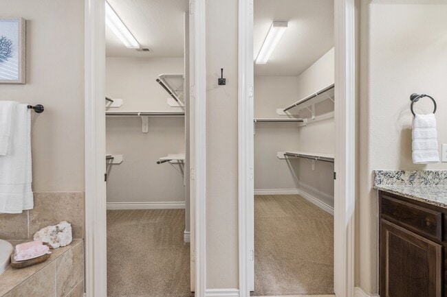 Building Photo - 138 Meadow Run Dr