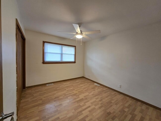 Building Photo - 7230 Beech Ave