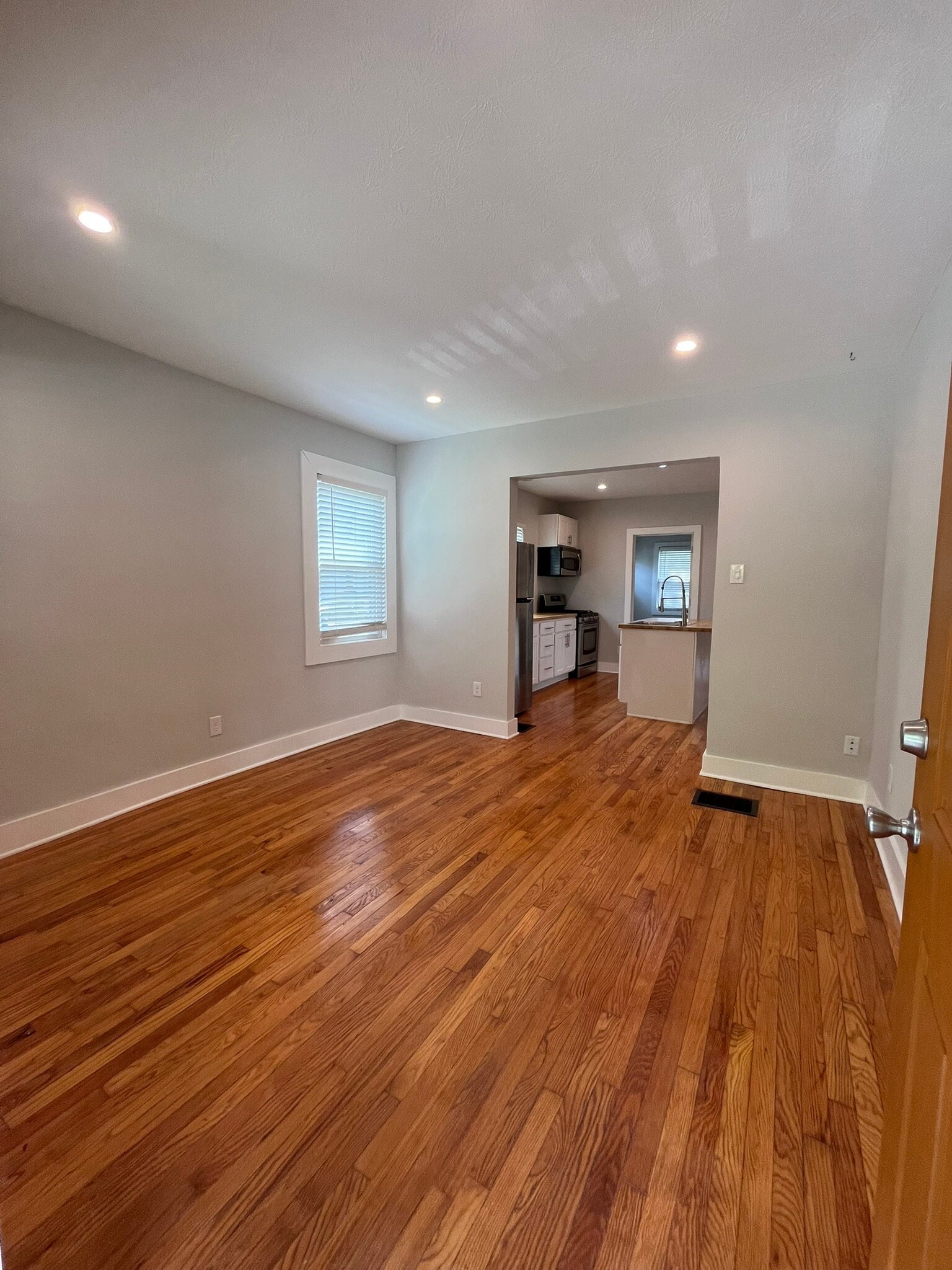 Livingroom - 2546 Duck Creek Rd