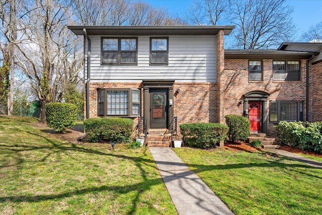 Building Photo - 541 N White St