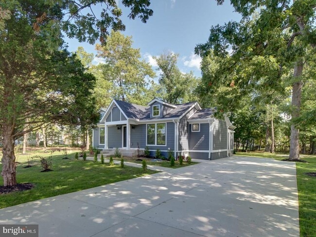 Building Photo - 14750 Jordan Ln