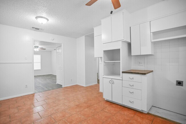 Building Photo - 1307 61st St