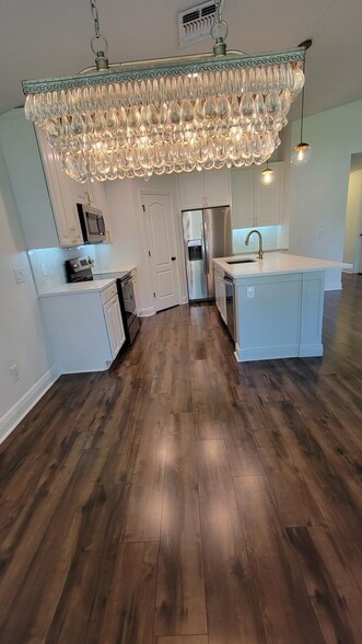 Building Photo - 3541 Gretchen Dr