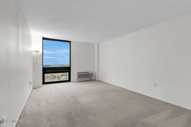 Building Photo - 1 Channel Dr