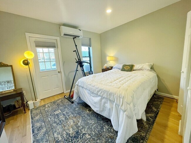 Building Photo - 49 Warren Ave