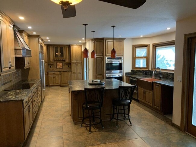 Building Photo - 20313 Vista Cir