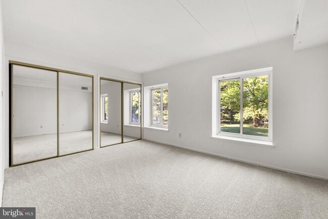 Building Photo - 81 Oakridge Dr