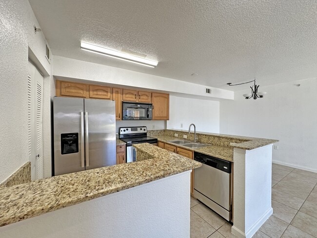 Building Photo - 271 SW Palm Dr