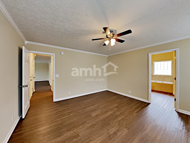 Building Photo - 3532 Dorothy Dr