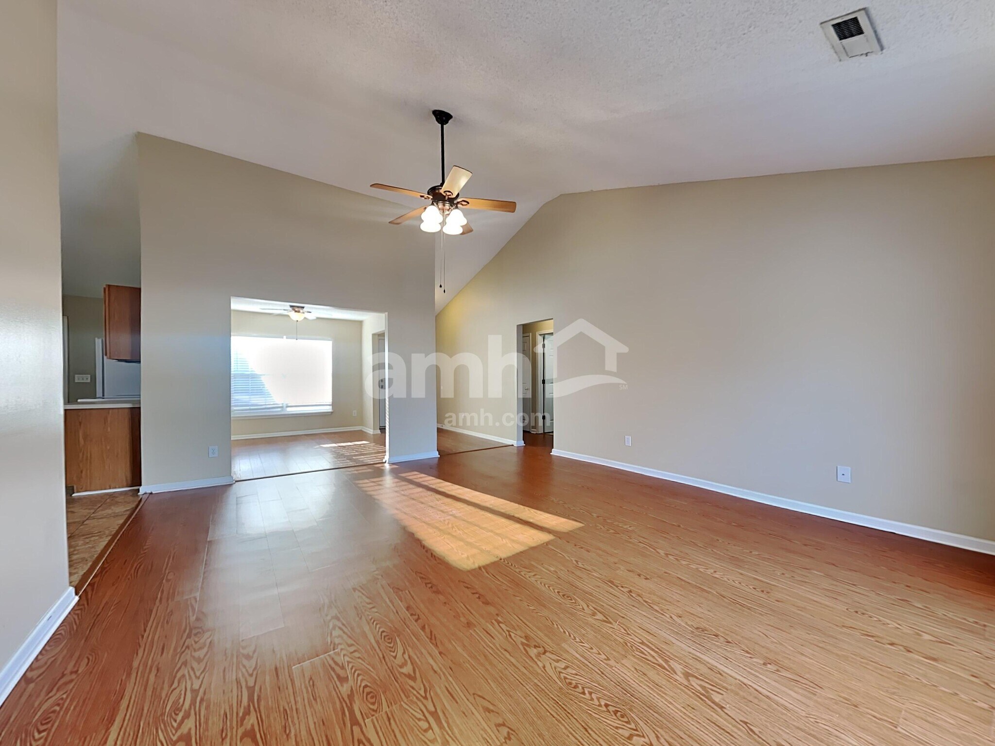 Building Photo - 5018 Thornton Dr