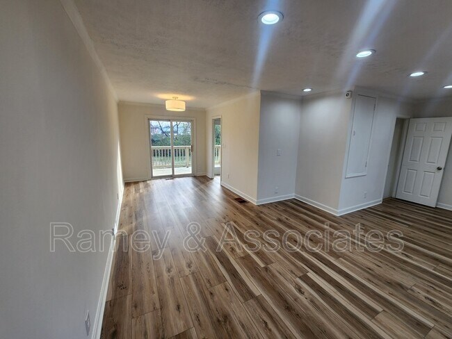 Building Photo - 3700 Taylorsville Rd