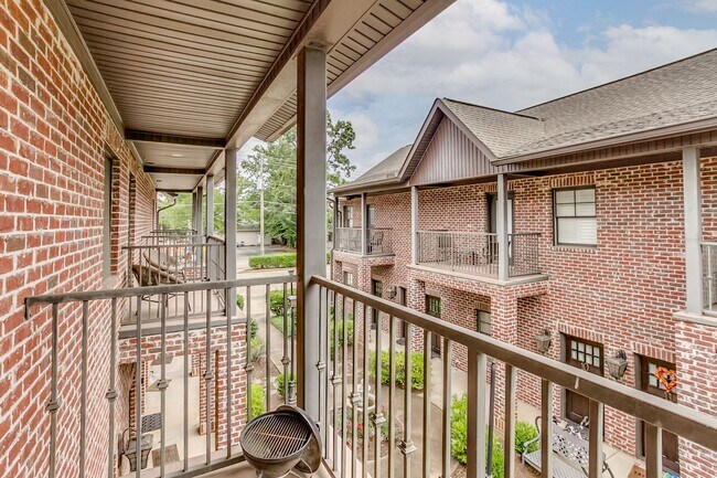 Building Photo - Abingdon Court