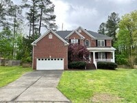 Building Photo - Spacious South Durham House