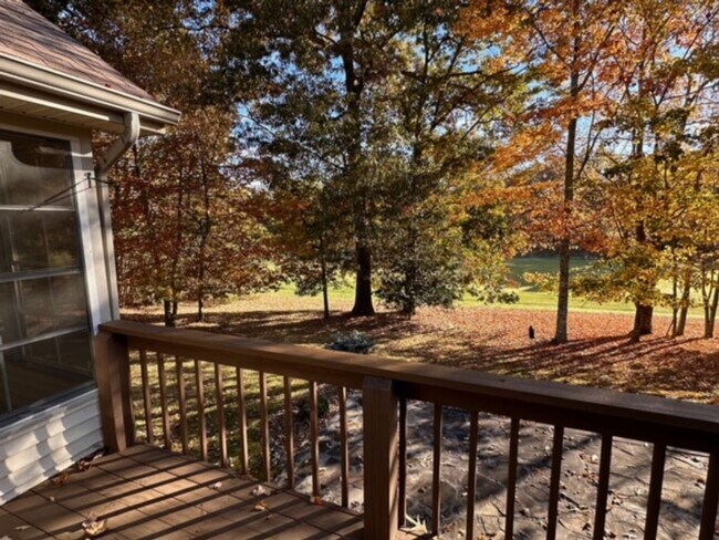 Building Photo - Golf Front Rental *Unfurnished*