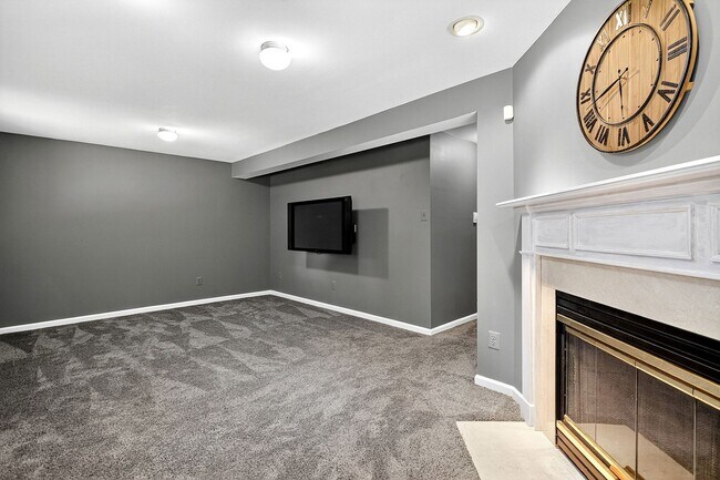 Building Photo - Charming Limestone Hills West Townhome - C...
