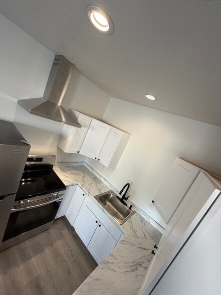 Building Photo - 1528 Wilford Ave