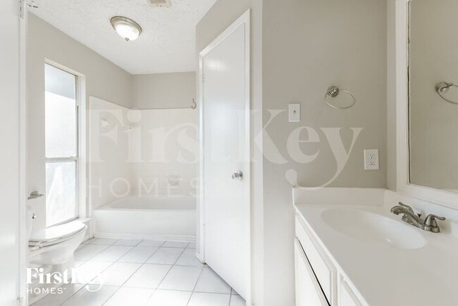 Building Photo - 8326 Carmelwood Ln