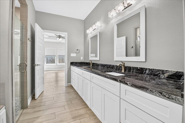 Building Photo - 6718 Stuyvesant Ct