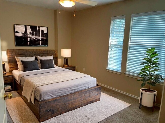 Building Photo - Spacious open floor plan with this desirab...