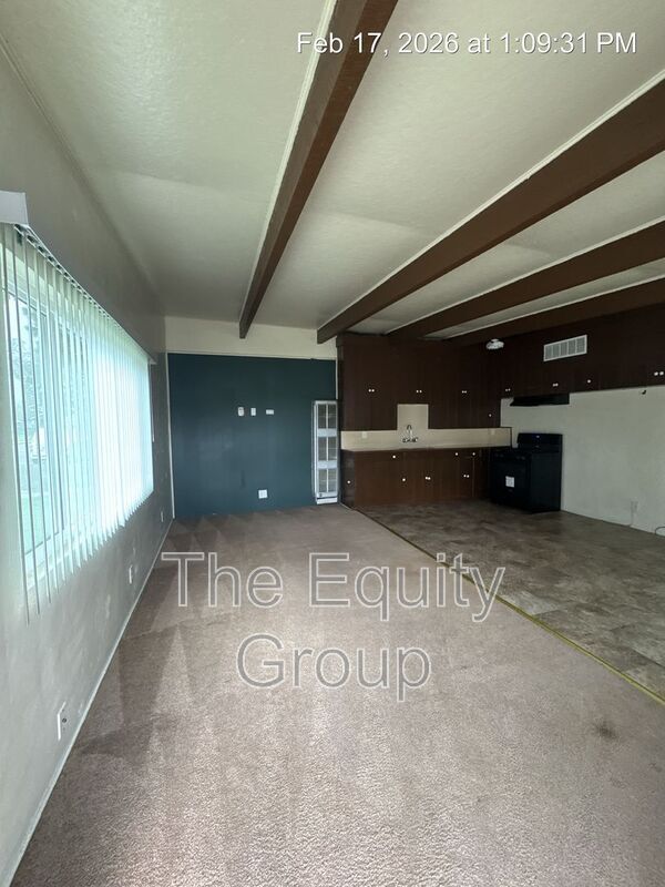 Building Photo - 220 W Cypress Ave