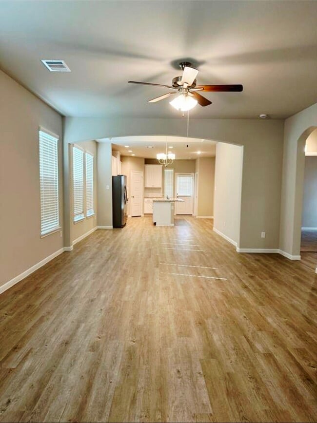 Building Photo - 504 Emerald Thicket Ln