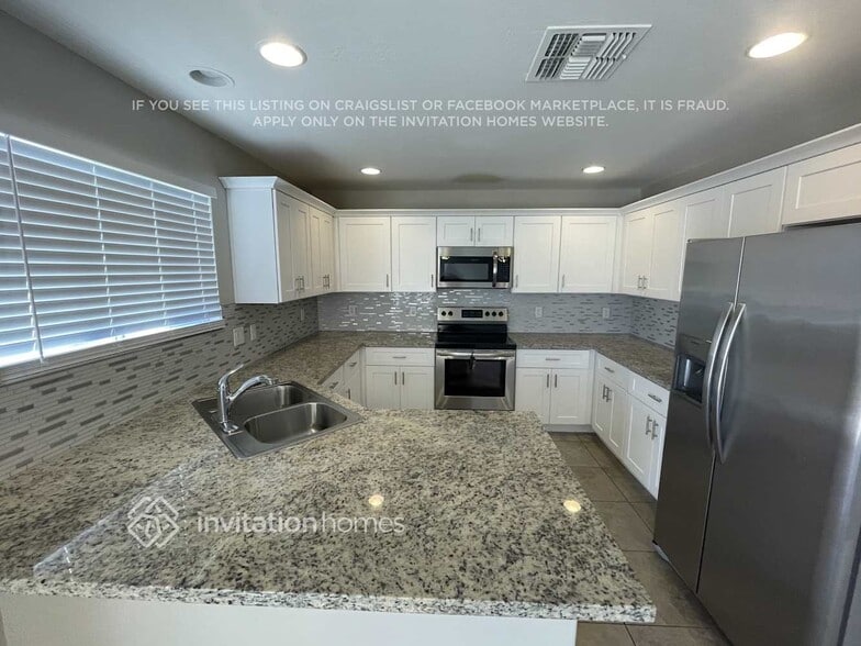 Building Photo - 917 S 224th Ln