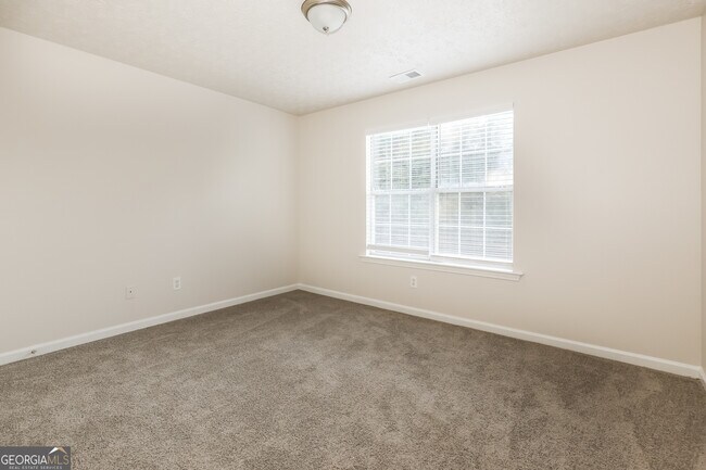 Building Photo - 824 Piccadilly Cir