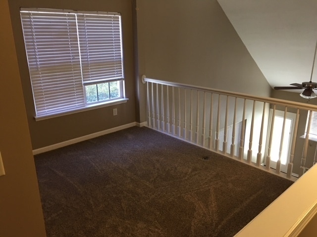 Building Photo - Lovely 3 Bedroom Townhome!