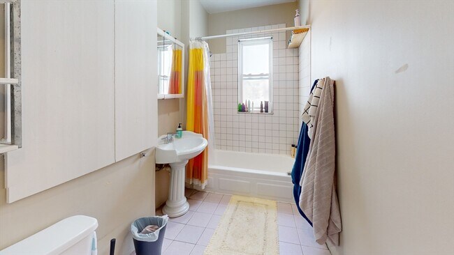 Building Photo - 8 Olmstead St