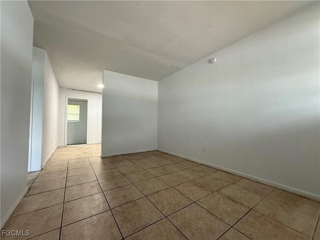 Building Photo - 1038 Gamble St