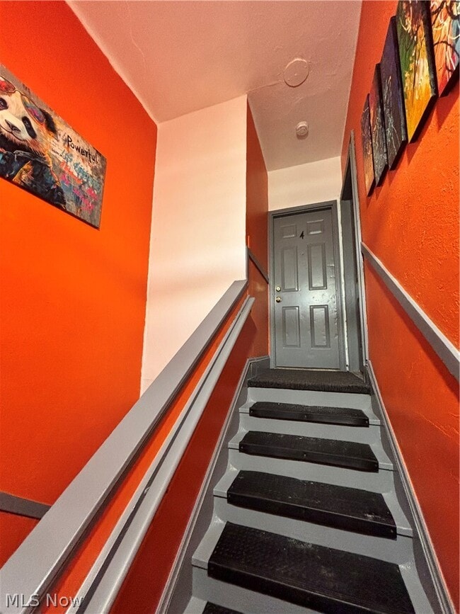 Building Photo - 1340 W 65th St