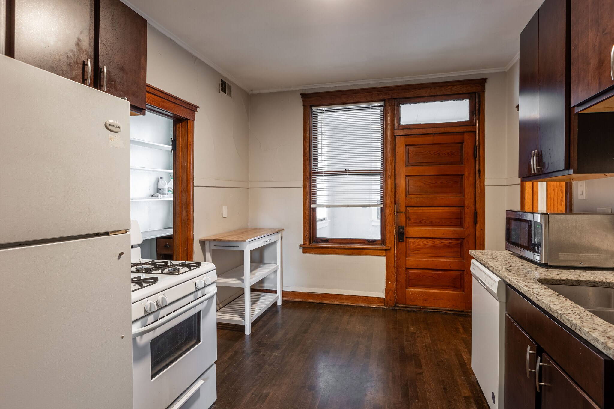 Building Photo - 3620 W Grace St