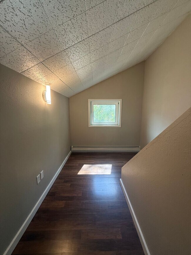 Building Photo - 4007 Dunlap Ave