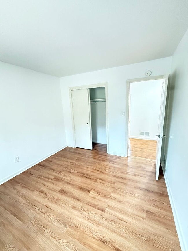 Building Photo - Newly Renovated 3 Bedroom 1.5 Bath House f...