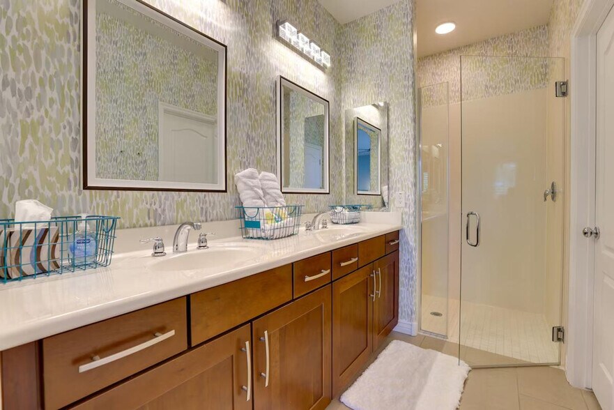 Building Photo - 833 Gary Ln