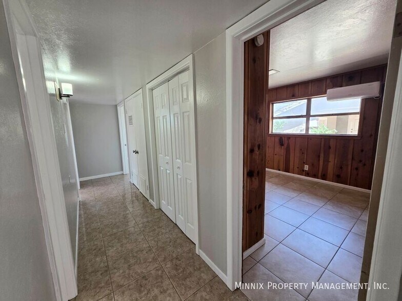 Building Photo - 3202 W Illinois Ave