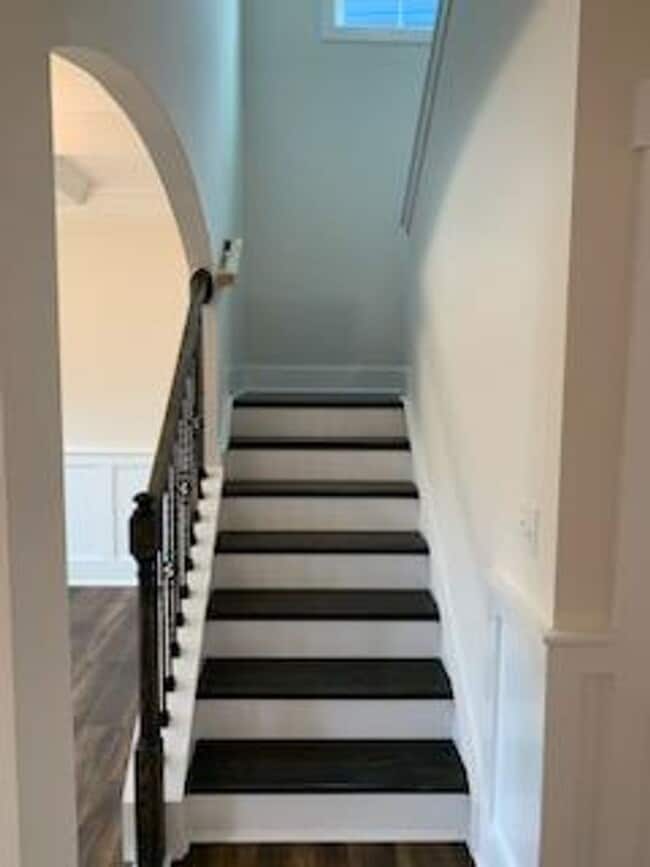 Building Photo - Available Rental located in desirable area of Scotts Hill in Scotts Hill Village