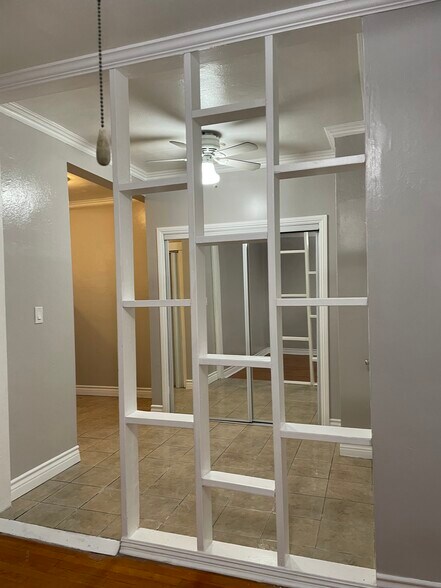 Building Photo - 4125 S Figueroa St