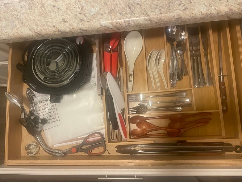 Building Photo - 1109 E 1st St